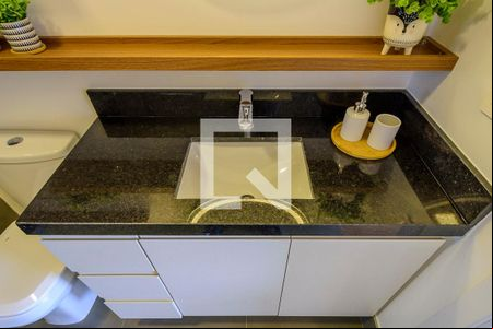 Banheiro de kitnet/studio à venda com 0 quarto, 35m² em Teresópolis, Porto Alegre