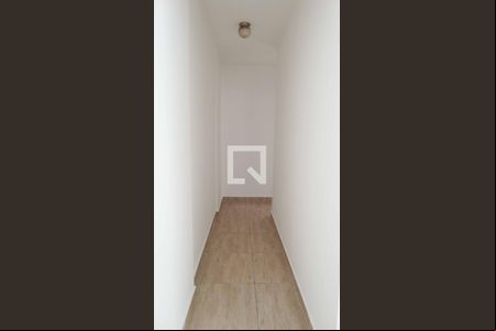 Corredor de apartamento para alugar com 3 quartos, 57m² em Padroeira, Osasco