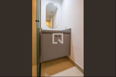 Banheiro de kitnet/studio para alugar com 1 quarto, 25m² em Pinheiros, São Paulo