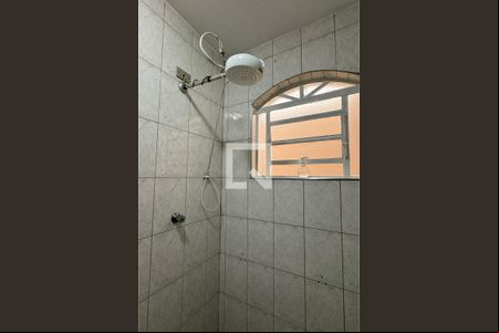Banheiro de casa à venda com 3 quartos, 150m² em Jardim Tupanci, Barueri
