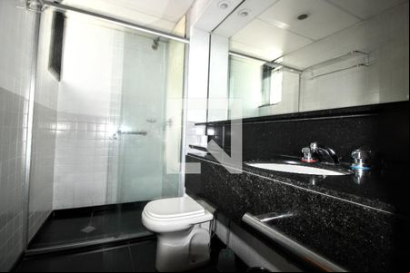 Banheiro  de apartamento à venda com 1 quarto, 26m² em Santo Agostinho, Belo Horizonte