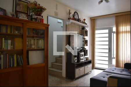 Sala de casa de condomínio para alugar com 3 quartos, 120m² em Santa Cândida, Curitiba