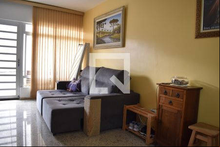 Sala de casa de condomínio para alugar com 3 quartos, 120m² em Santa Cândida, Curitiba