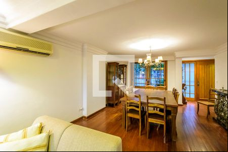 Sala de casa de condomínio para alugar com 4 quartos, 227m² em Cristal, Porto Alegre