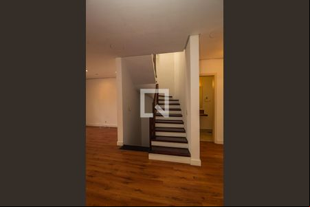 Sala de casa de condomínio à venda com 4 quartos, 243m² em Pedra Redonda, Porto Alegre