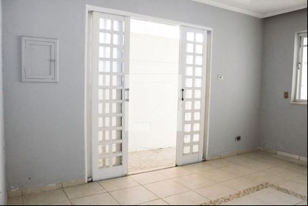 Sala de casa à venda com 4 quartos, 150m² em Vila Continental, São Paulo
