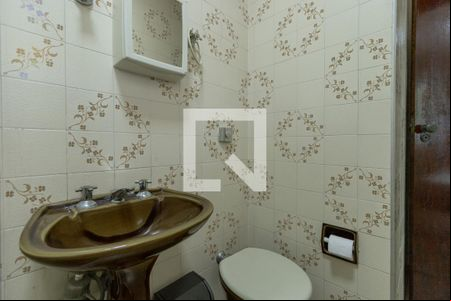 Banheiro de casa para alugar com 1 quarto, 23m² em Jardim Aeroporto, São Paulo