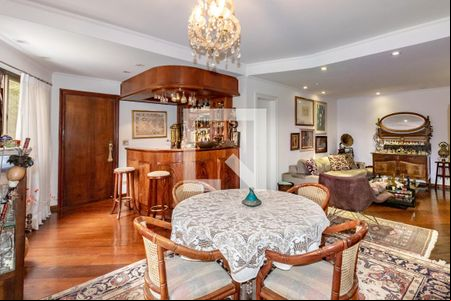 Sala de apartamento à venda com 3 quartos, 141m² em Moema, São Paulo
