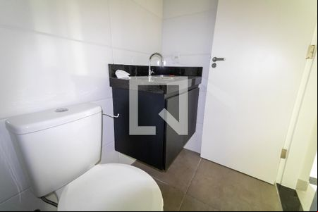 Banheiro de casa para alugar com 1 quarto, 30m² em Vila Santa Clara, São Paulo