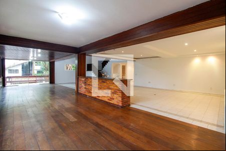 Sala de casa de condomínio para alugar com 6 quartos, 1060m² em Itanhangá, Rio de Janeiro