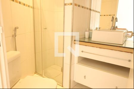 Banheiro de apartamento à venda com 1 quarto, 37m² em Indianópolis, São Paulo