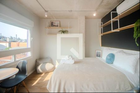 Studio de kitnet/studio à venda com 1 quarto, 27m² em Santa Cecília, Porto Alegre