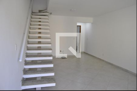 Sala de casa à venda com 3 quartos, 280m² em Tanque, Rio de Janeiro