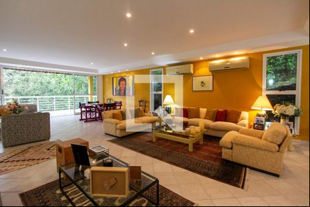 Sala de casa de condomínio para alugar com 4 quartos, 700m² em Itanhangá, Rio de Janeiro