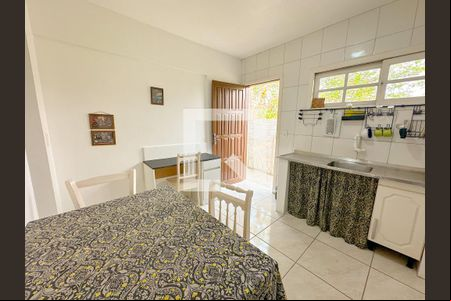 Sala/Cozinha de apartamento para alugar com 1 quarto, 35m² em São João do Rio Vermelho, Florianópolis