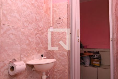 Banheiro de casa de condomínio para alugar com 1 quarto, 54m² em Parque Cruzeiro do Sul, São Paulo