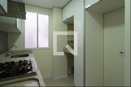 Cozinha e Área de Serviço de apartamento à venda com 2 quartos, 50m² em Vila Nova, Porto Alegre