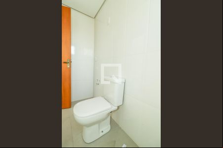 Banheiro de kitnet/studio à venda com 0 quarto, 50m² em Santana, Porto Alegre