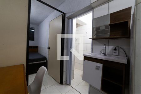 Sala de kitnet/studio para alugar com 1 quarto, 22m² em Santa Efigênia, Belo Horizonte