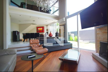 Sala de Estar de casa para alugar com 3 quartos, 500m² em Chácara das Pedras, Porto Alegre