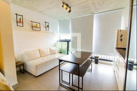 Sala / Cozinha de kitnet/studio à venda com 1 quarto, 32m² em Bom Retiro, São Paulo