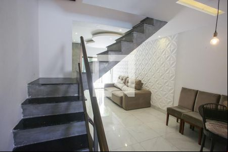 Sala de casa de condomínio à venda com 3 quartos, 200m² em Taquara, Rio de Janeiro