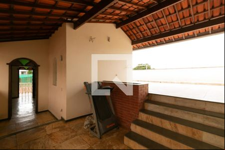 Varanda da Sala de TV de casa de condomínio para alugar com 5 quartos, 625m² em Planalto, Belo Horizonte