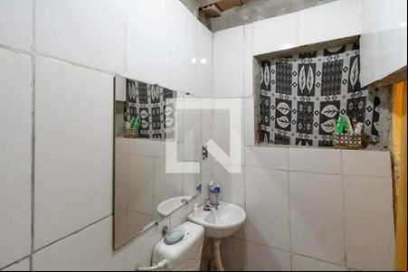 Banheiro social  de casa para alugar com 1 quarto, 60m² em Novo Ouro Preto, Belo Horizonte