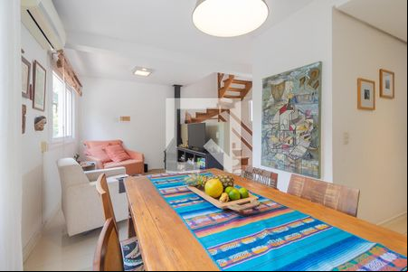 Sala de casa de condomínio à venda com 2 quartos, 130m² em Ipanema, Porto Alegre