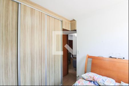 Quarto 1 de apartamento à venda com 2 quartos, 47m² em Heliópolis, Belo Horizonte