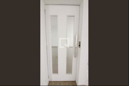 Elevador de casa para alugar com 4 quartos, 375m² em Indianópolis, São Paulo