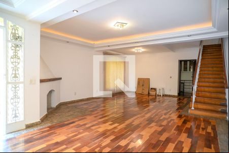 Sala de casa para alugar com 4 quartos, 261m² em Liberdade, São Paulo