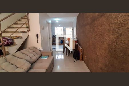 Sala de casa de condomínio à venda com 2 quartos, 67m² em Santa Maria, Osasco