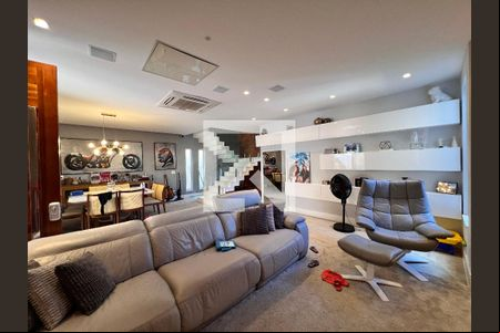 Sala de casa de condomínio para alugar com 4 quartos, 410m² em Jacarepaguá, Rio de Janeiro