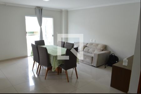 Sala de casa de condomínio para alugar com 3 quartos, 240m² em Jacarepaguá, Rio de Janeiro