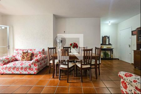 Sala de apartamento para alugar com 2 quartos, 111m² em Jardim Três Marias, Guarujá