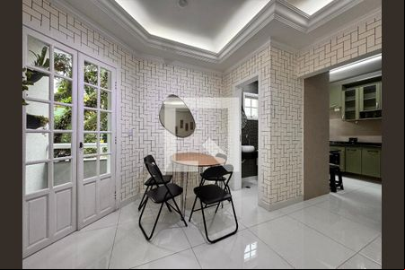 Sala de casa de condomínio à venda com 2 quartos, 100m² em Vila Luzita, Santo André