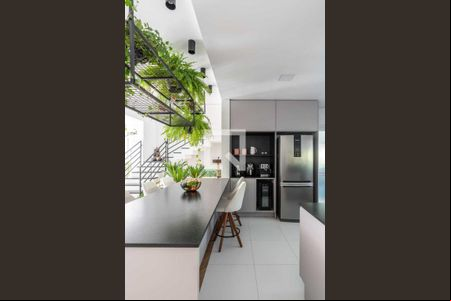 Cozinha de casa de condomínio à venda com 3 quartos, 448m² em Pedra Redonda, Porto Alegre