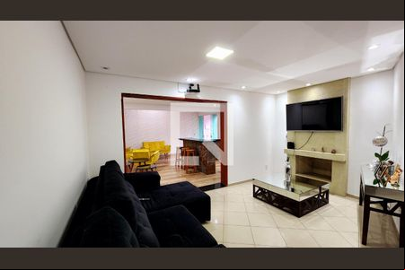 Sala de casa à venda com 4 quartos, 350m² em Jardim Pacaembu, Jundiaí