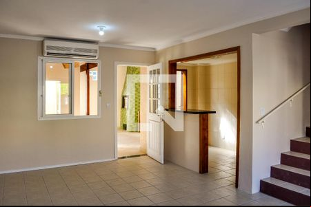 Sala de casa de condomínio à venda com 2 quartos, 200m² em Hípica, Porto Alegre