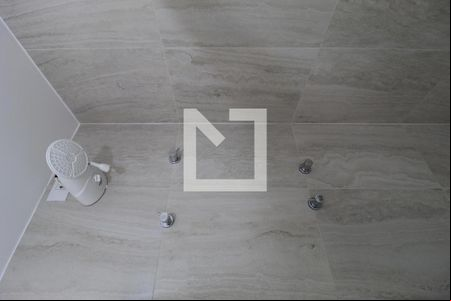 Banheiro de kitnet/studio à venda com 1 quarto, 29m² em Indianópolis, São Paulo