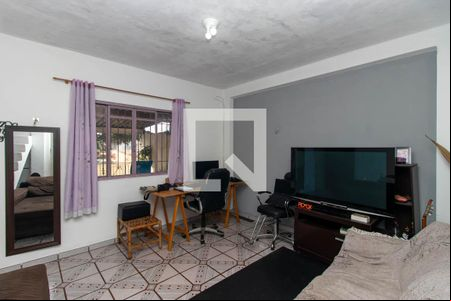 Sala de casa à venda com 2 quartos, 200m² em Conjunto Habitacional Jova Rural, São Paulo