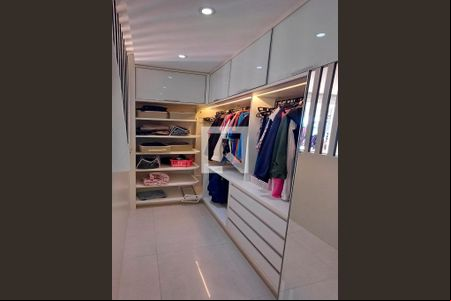 Closet da suíte de apartamento para alugar com 3 quartos, 135m² em Kobrasol, São José