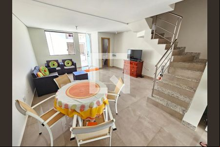 Sala de casa para alugar com 3 quartos, 100m² em Santa Rosa, Belo Horizonte