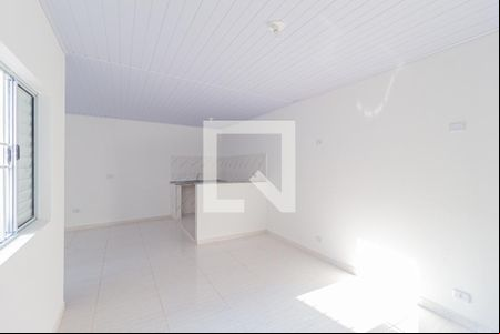 Quarto de casa para alugar com 1 quarto, 65m² em Vila Santo Antônio, Carapicuíba
