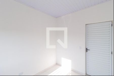 Quarto 1 de casa para alugar com 2 quartos, 70m² em  Vila Santo Antônio, Carapicuíba