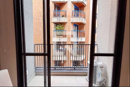 Varanda de kitnet/studio à venda com 1 quarto, 35m² em Vila Madalena, São Paulo