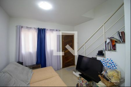 Sala de casa de condomínio para alugar com 2 quartos, 55m² em Itaquera, São Paulo