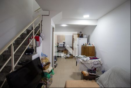 Sala de casa de condomínio para alugar com 2 quartos, 55m² em Itaquera, São Paulo