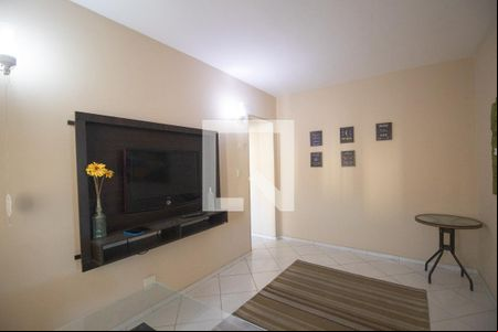 Sala de apartamento para alugar com 2 quartos, 83m² em Colubandê, São Gonçalo